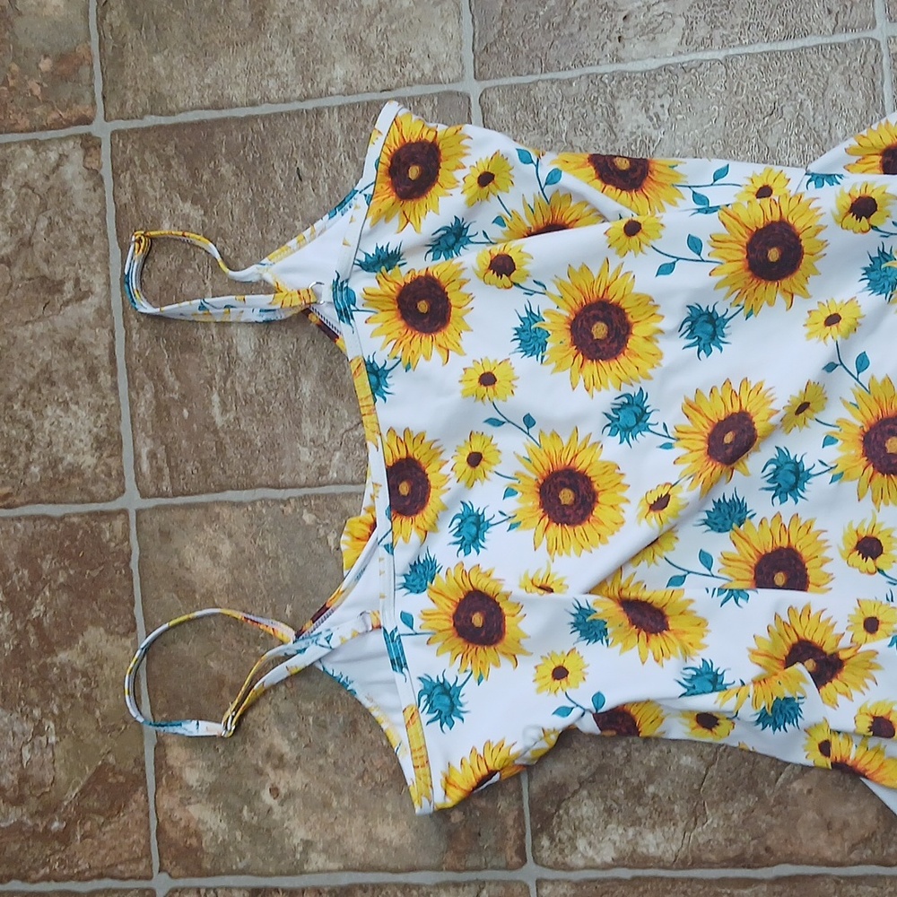 Unbranded Sunflower Print Spaghetti Strap Top Size XXL Swim Top Feel - Picture 4 of 6